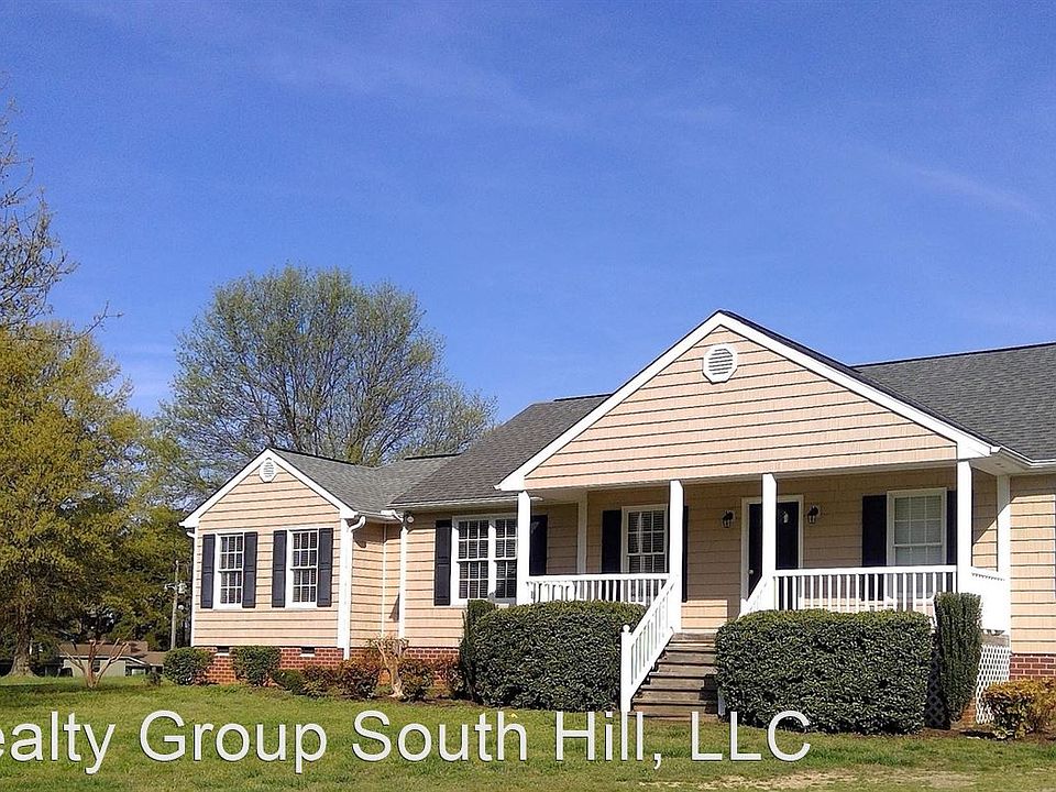 1st image of 153 Tucker Cir