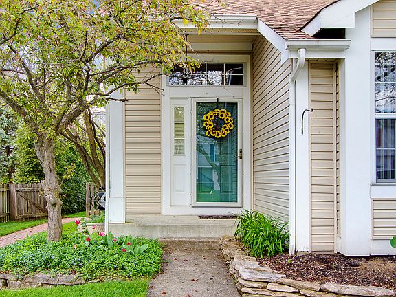 3rd image of 2907 Castlebrook Ave