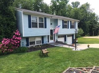 2010 Pembrook Dr, Glenshaw, PA 15116