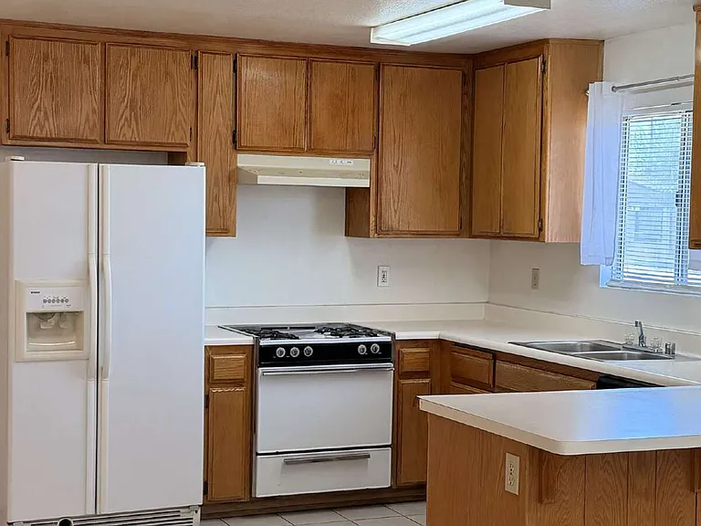 283 Nickel St — Photo 4