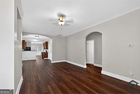 164 Nathan Rd SW — Photo 2