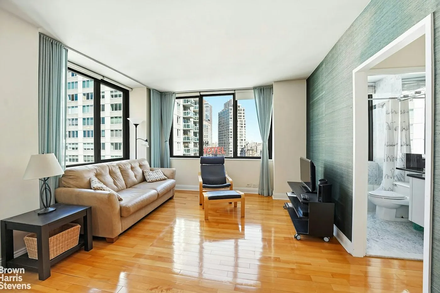 62 West 62nd Street — Photo 3