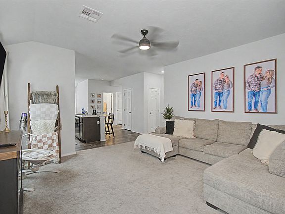 4th image of 618 Georgia Pl