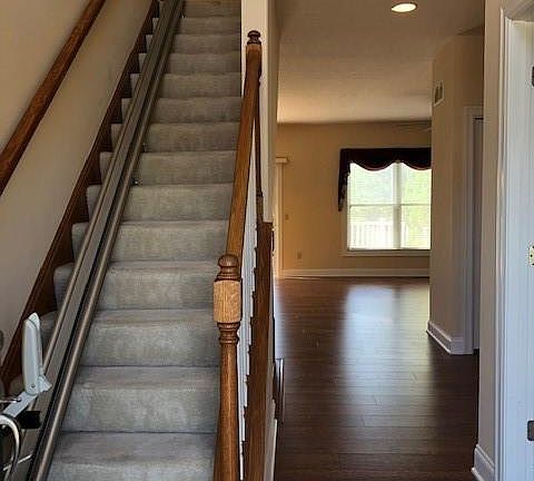 3rd image of 858 Heron Lakes Cir