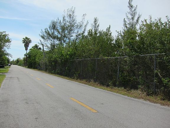 5th image of Canal Dr