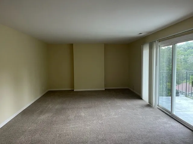 2031 Ascot Dr #4 — Photo 5
