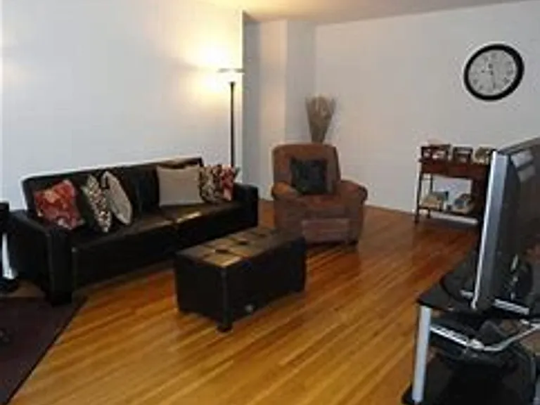 Lebanon Court — Photo 14