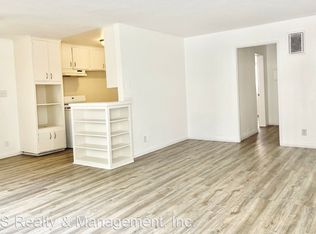 21809 Lanark St #10643039, Canoga Park, CA 91304