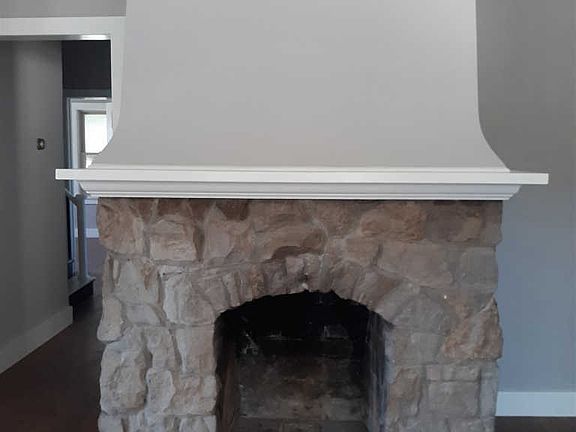 4th image of 733 Bennighof Ave