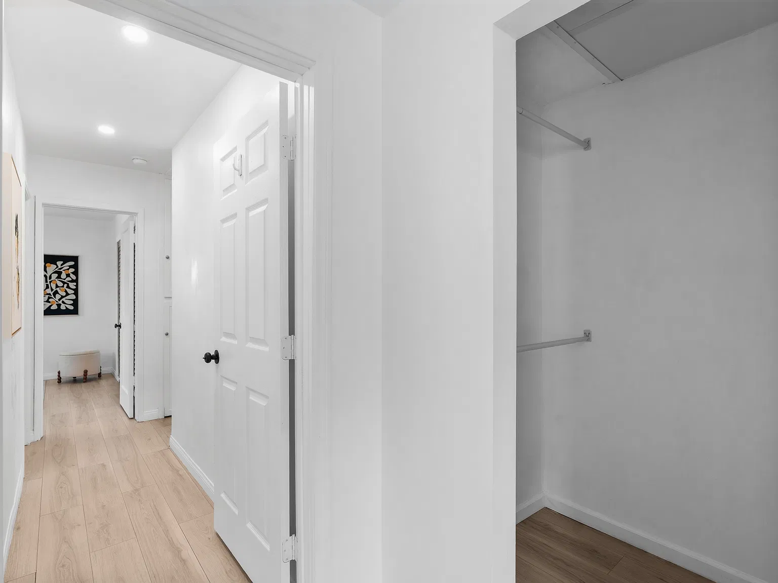 3 bed, 1035 sqft, $4,750 — Photo 3