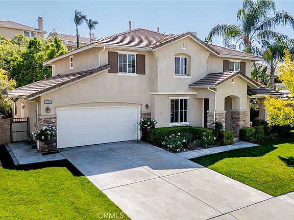 4th image of 16656 Carob Ave