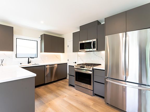 5th image of 842 N Alfred St APT 1