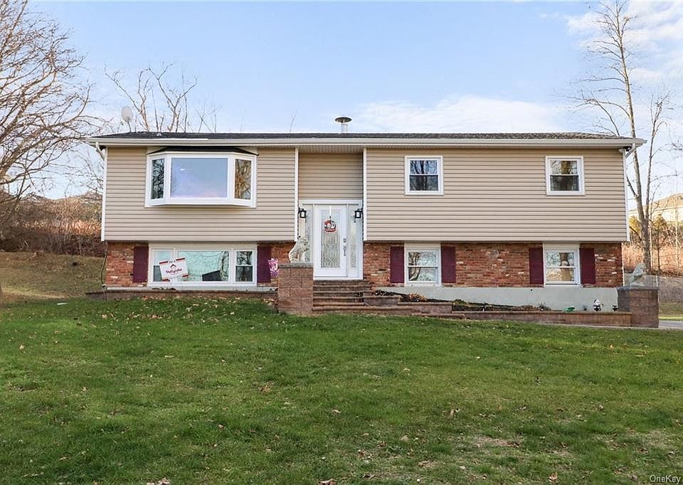 1st image of 11 Sycamore Dr