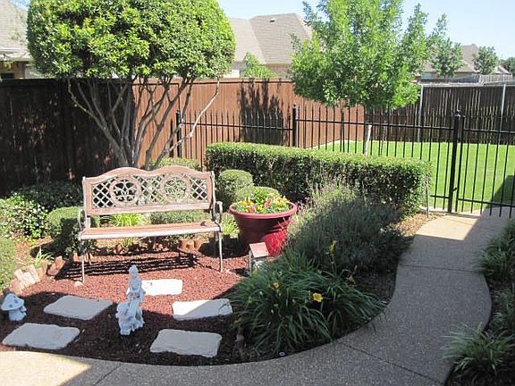 3rd image of 8107 Saddle Oak Dr