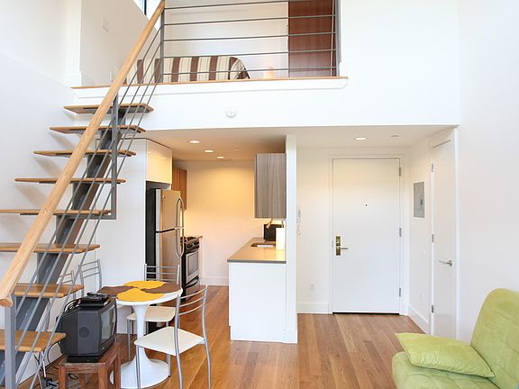 3rd image of 616 Willoughby Ave APT 4B
