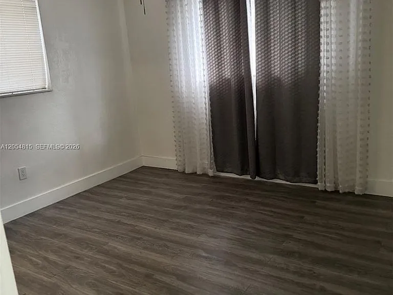502 NE 163rd St — Photo 5
