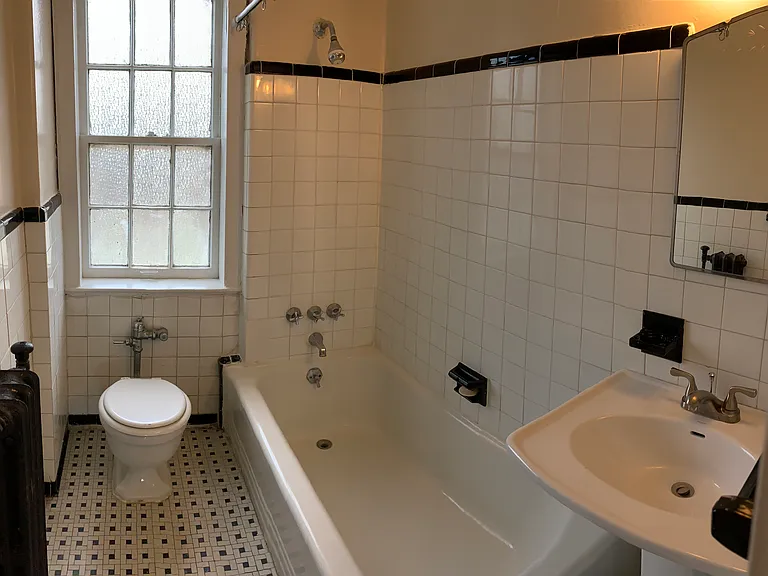 2848 Thornhill Rd — Photo 42