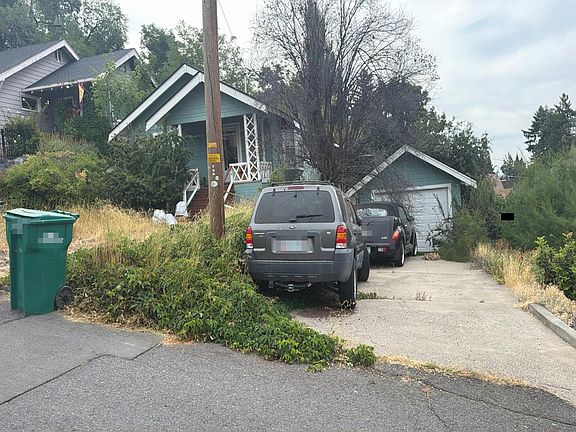 2nd image of 2042 Melrose St