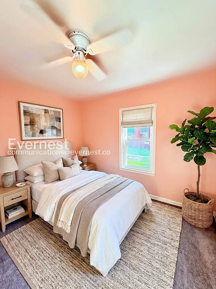 3 bed, 1.0 bath, 950 sqft, $1,300 — Photo 4
