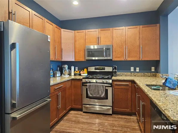 2408 Windsor Park Court, Englewood, NJ 07631