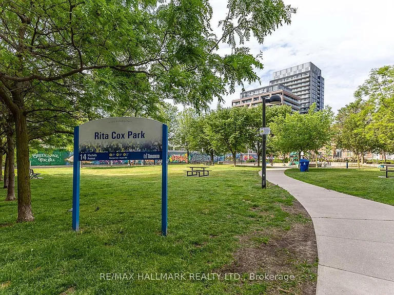 38 Joe Shuster Way W #709 — Photo 29