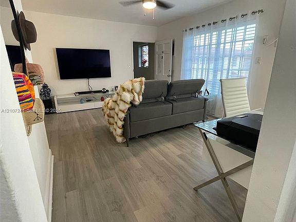 5th image of 643 SW 11th St #12