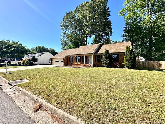 2nd image of 831 Mildenhall Dr