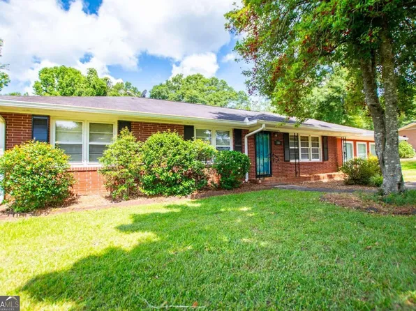 100 W Greenwood Dr, Carrollton, GA 30117