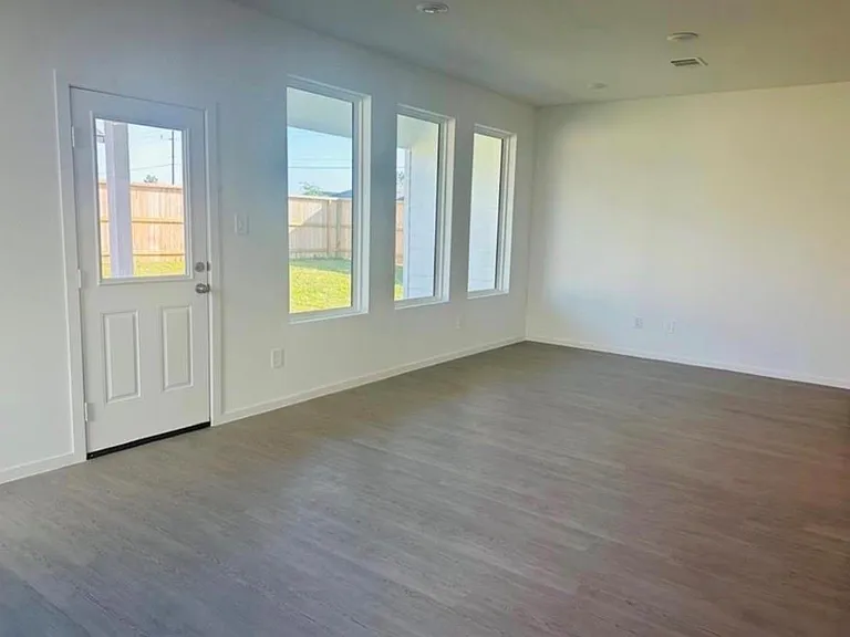 226 Draper Shadows Dr — Photo 10