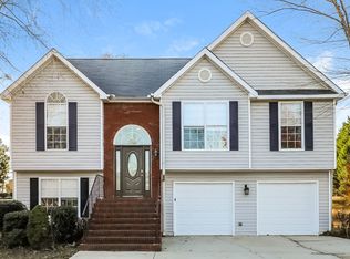 200 River View Ct, Hampton, GA 30228