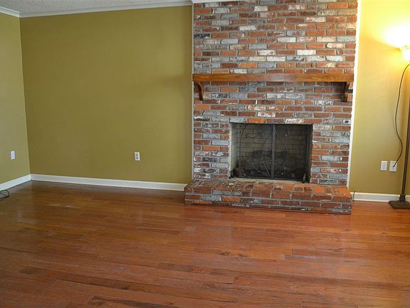 3rd image of 118 Autumn Dr