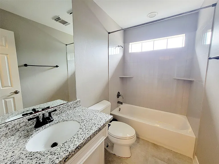 4831 Whitby Cir — Photo 8