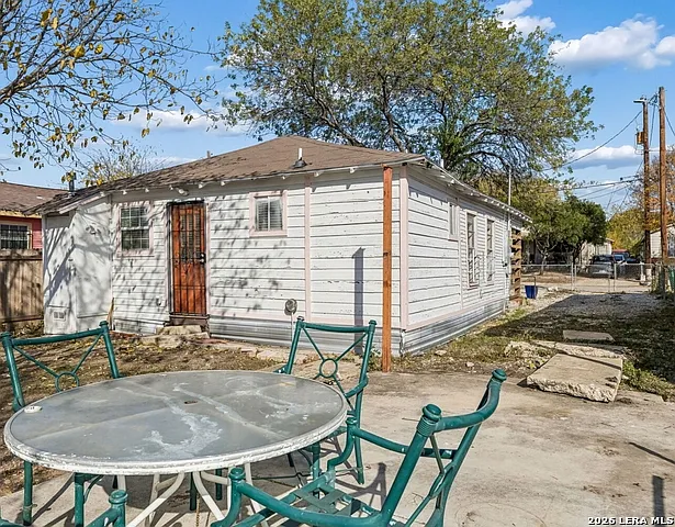 2214 Menchaca St — Photo 3