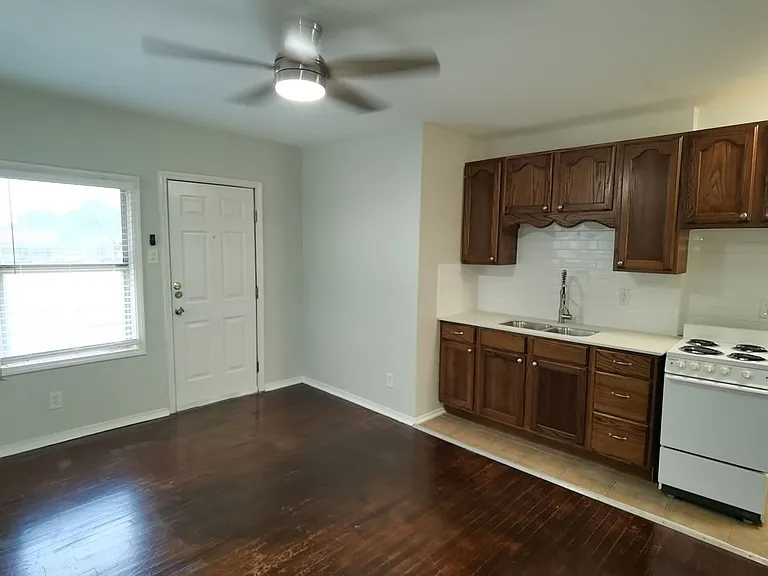 137 E Norwood Ct — Photo 23