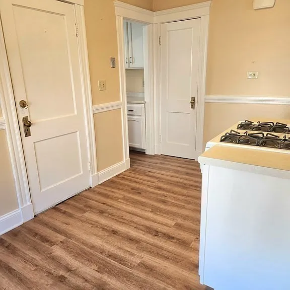 25 Glendower Rd #2 — Photo 10