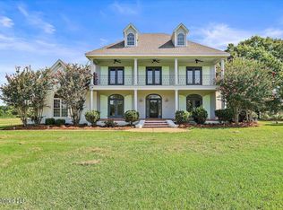 352 Fannin Landing Cir, Brandon, MS 39047