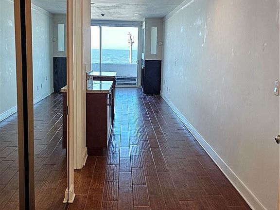 3rd image of 615 Esplanade Unit 106