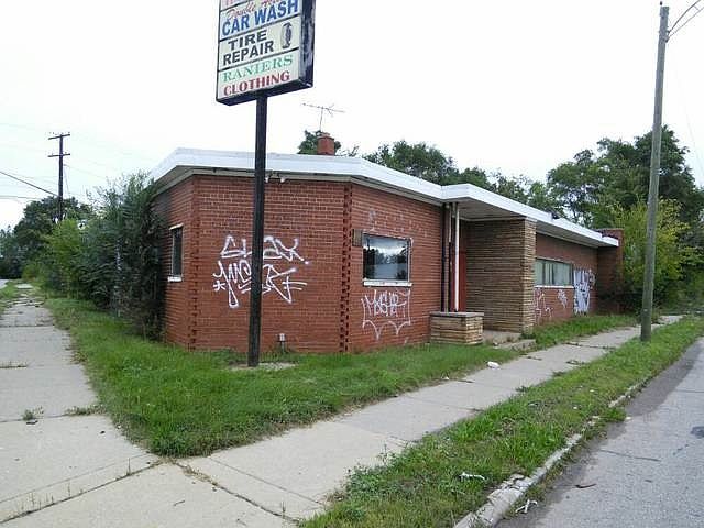 2nd image of 5101 E Davison St