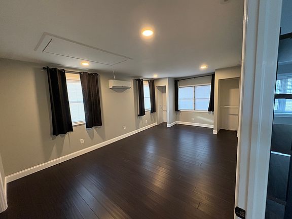 4th image of 36 Cedar Dr