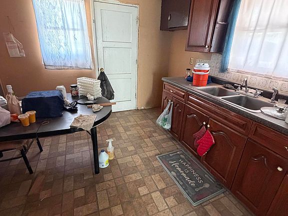 5th image of 3905 McConnell Ave