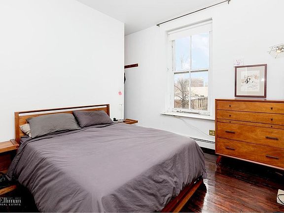 3rd image of 30 Saint Felix St APT 4D