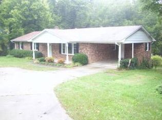 5531 Davis Rd, Walkertown, NC 27051