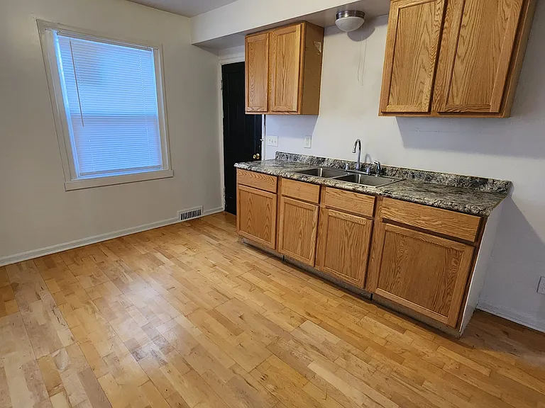 4403 W Capitol Dr #1 — Photo 2