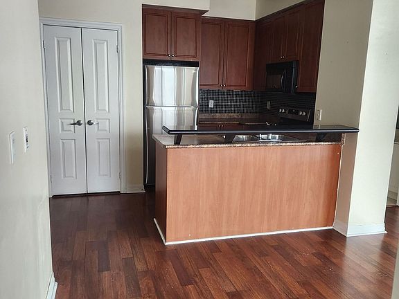 2nd image of 220 Burnhamthorpe Rd W #2902