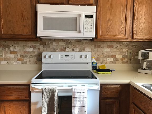 NEW CLEAN ITSELF OVEN