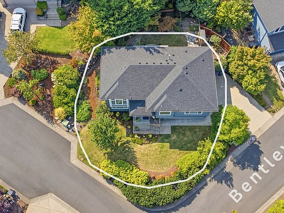 2nd image of 3387 Bentley Ave