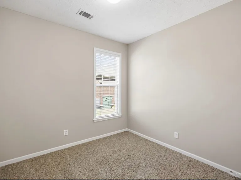 8349 Grayson Grv — Photo 23