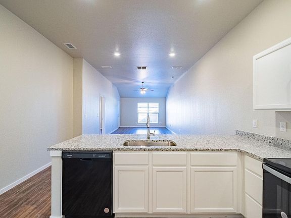 2nd image of 2101 N Avenue J #B