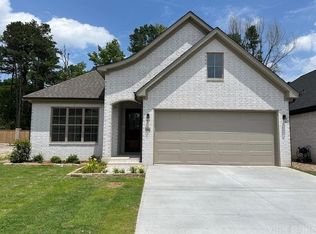 108 Woodlands Park Dr, Little Rock, AR 72211