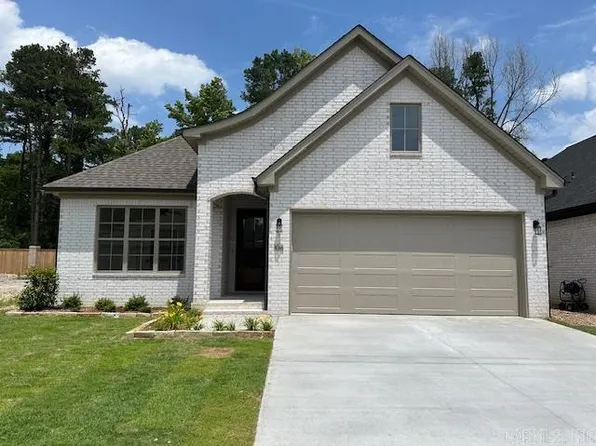 108 Woodlands Park Dr, Little Rock, AR 72211